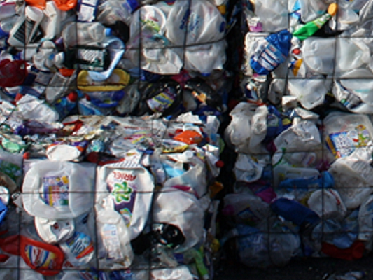 Recyclinglager für Kunststoffe. 